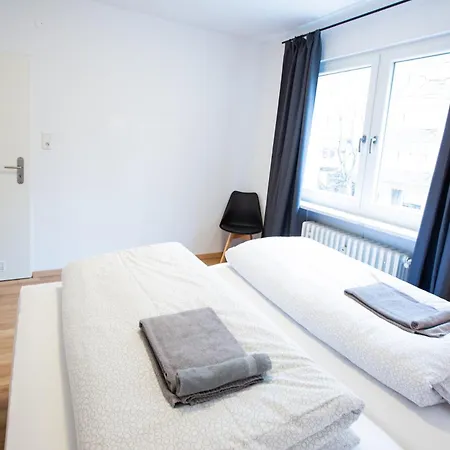 Apartment On The Outskirts Of Town With Balcony And Parking Space *