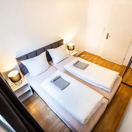 Apartment On The Outskirts Of Town With Balcony And Parking Space