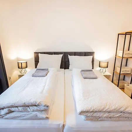 Apartment On The Outskirts Of Town With Balcony And Parking Space *