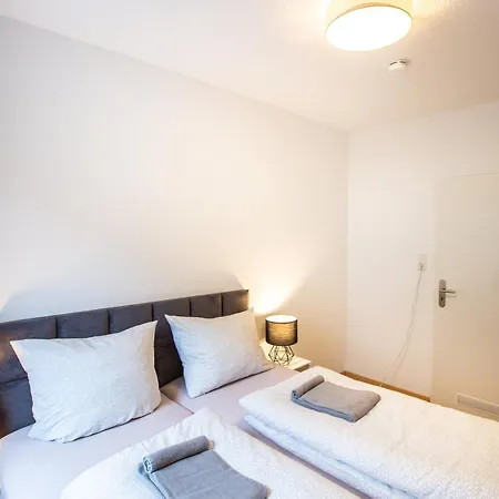 Апартаменты On The Outskirts Of Town With Balcony And Parking Space